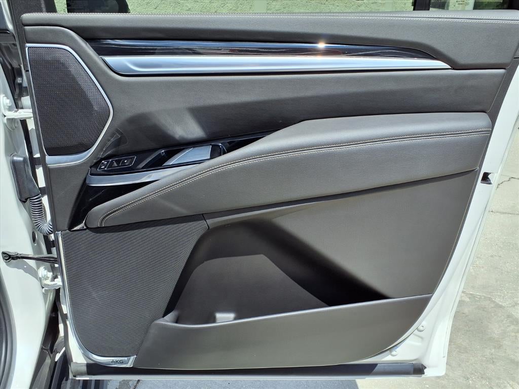 2025 Cadillac Escalade ESV Sport