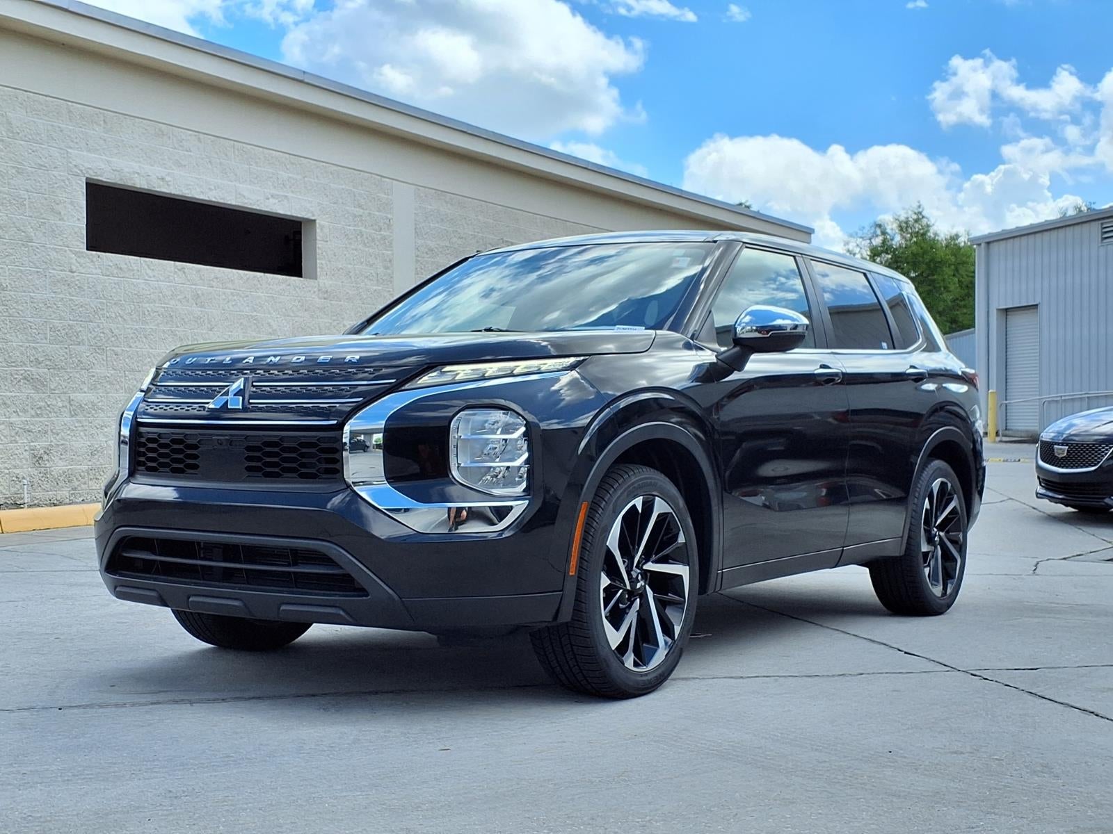 2022 Mitsubishi Outlander ES