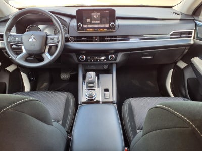 2022 Mitsubishi Outlander ES