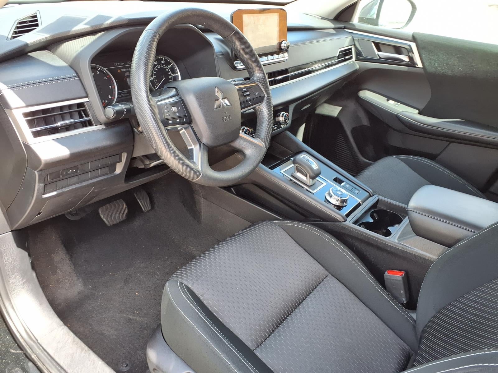 2022 Mitsubishi Outlander ES