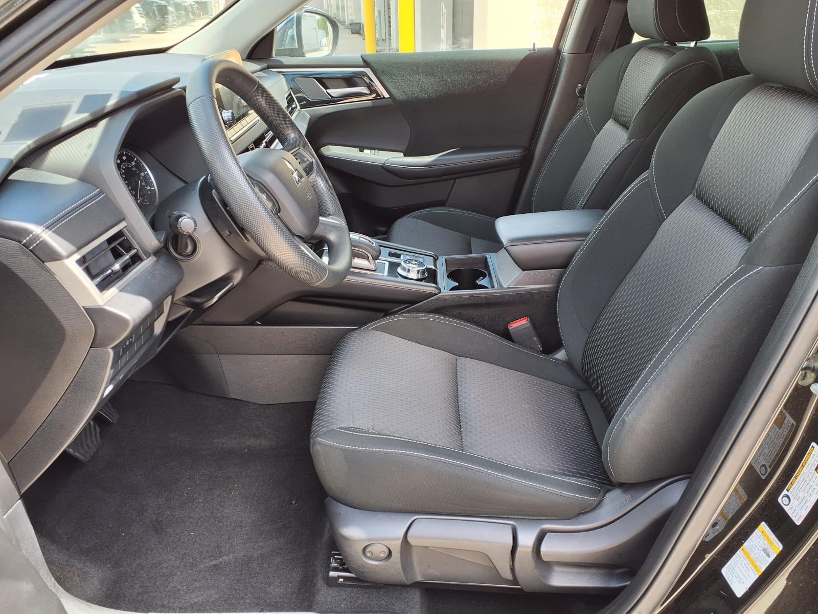 2022 Mitsubishi Outlander ES