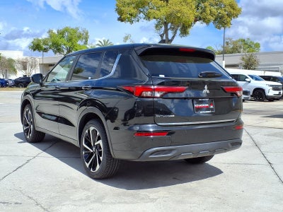 2022 Mitsubishi Outlander ES