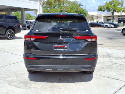 2022 Mitsubishi Outlander ES