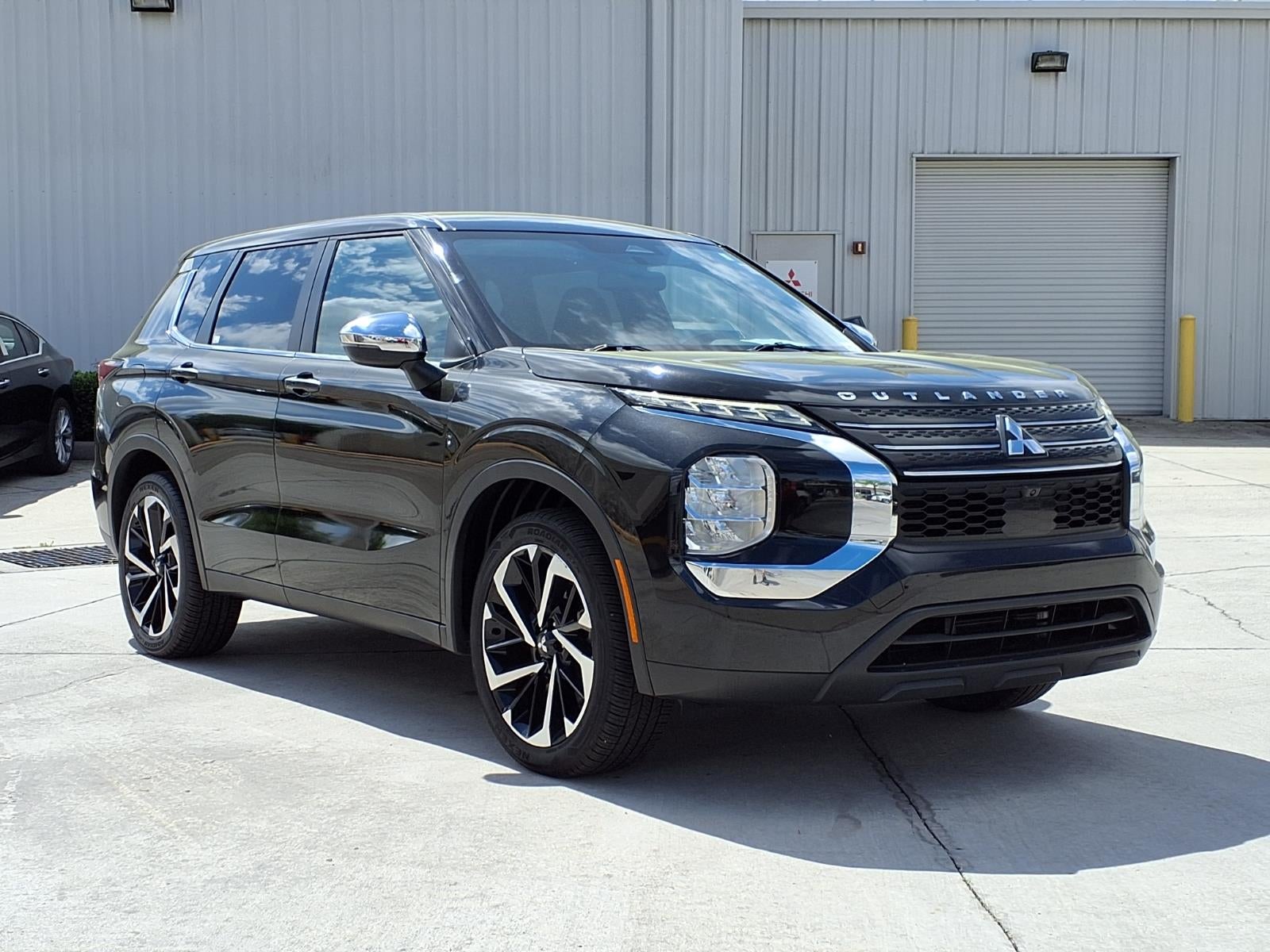 2022 Mitsubishi Outlander ES