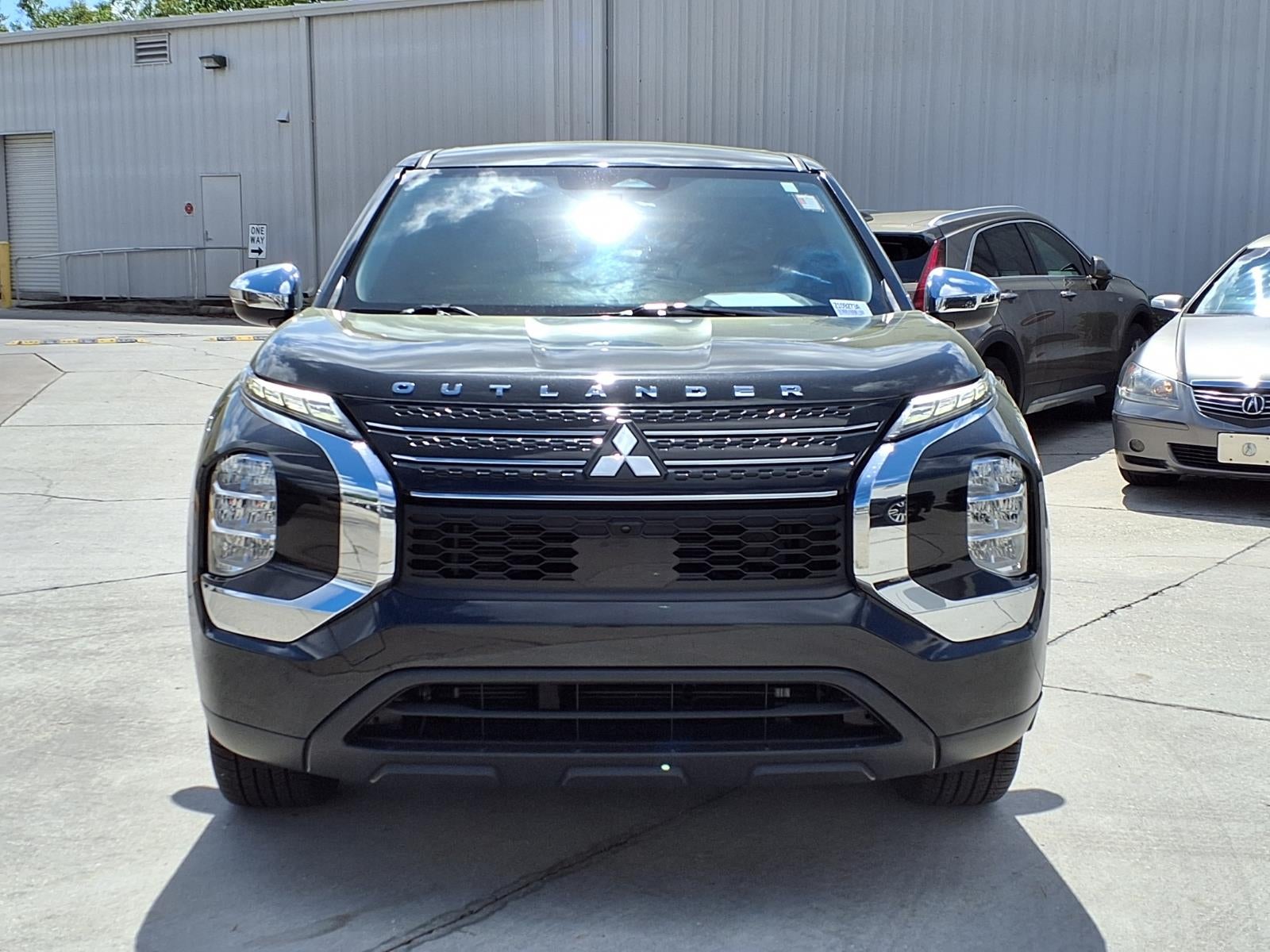 2022 Mitsubishi Outlander ES