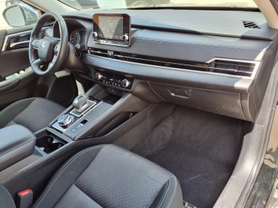 2022 Mitsubishi Outlander ES