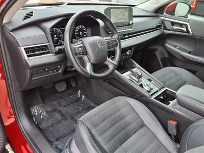 2025 Mitsubishi Outlander Plug-In Hybrid SE