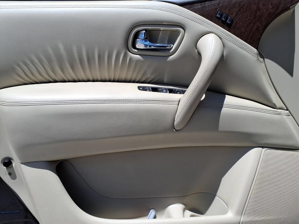 2017 INFINITI QX80 NA
