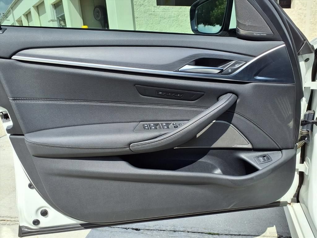 2022 BMW 5 Series 530i
