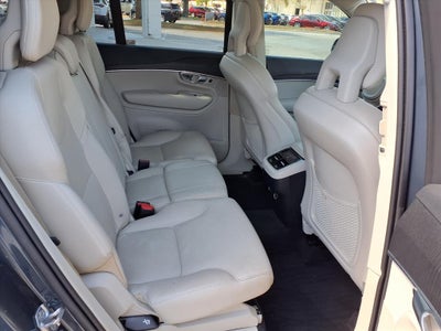 2020 Volvo XC90 Momentum