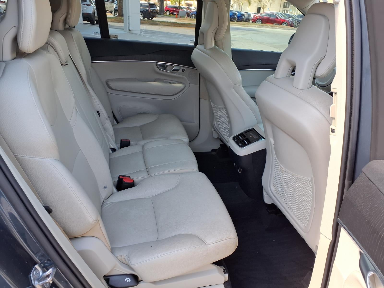 2020 Volvo XC90 Momentum