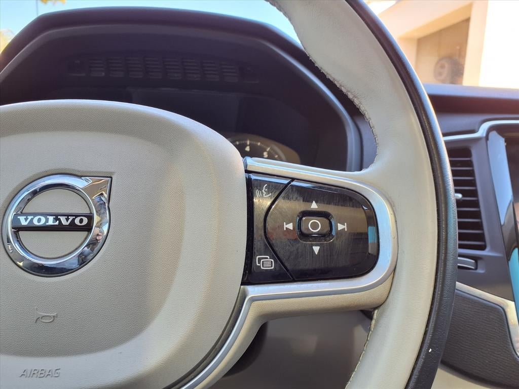 2020 Volvo XC90 Momentum