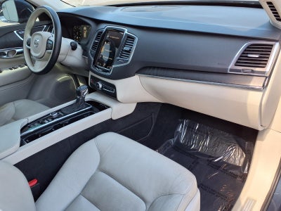 2020 Volvo XC90 Momentum