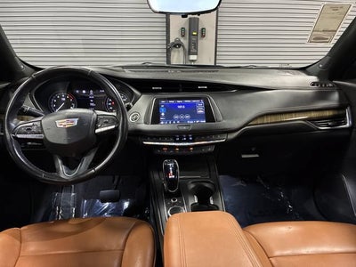 2022 Cadillac XT4 Premium Luxury