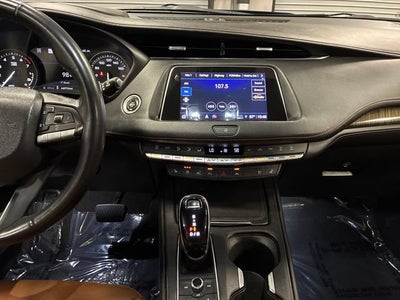 2022 Cadillac XT4 Premium Luxury