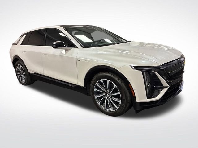 2024 Cadillac LYRIQ Sport 2