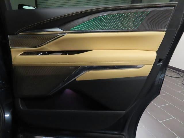 2025 Cadillac ESCALADE IQ Luxury 2