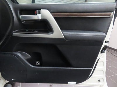 2016 Toyota Land Cruiser VXR