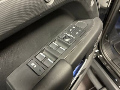 2025 Land Rover Defender X-Dynamic SE
