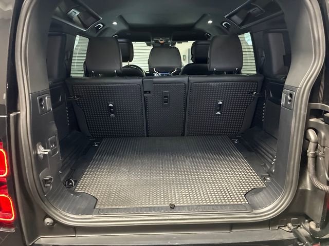 2025 Land Rover Defender X-Dynamic SE