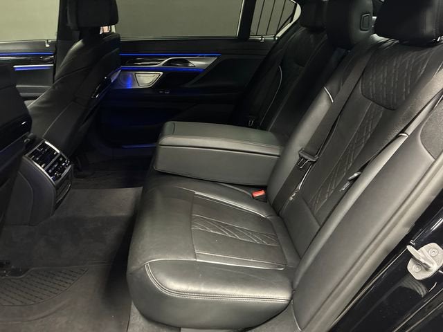 2021 BMW 7 Series 740i