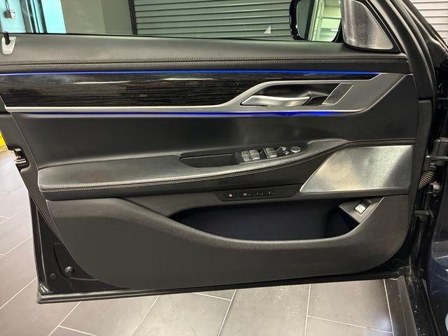 2021 BMW 7 Series 740i