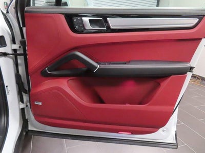 2023 Porsche Cayenne Base