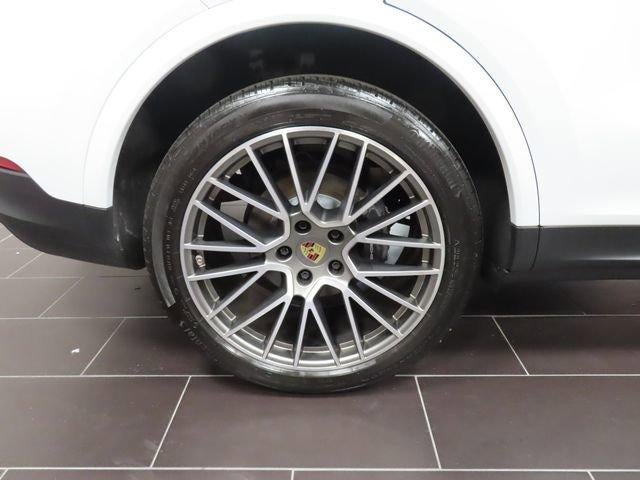2023 Porsche Cayenne Base