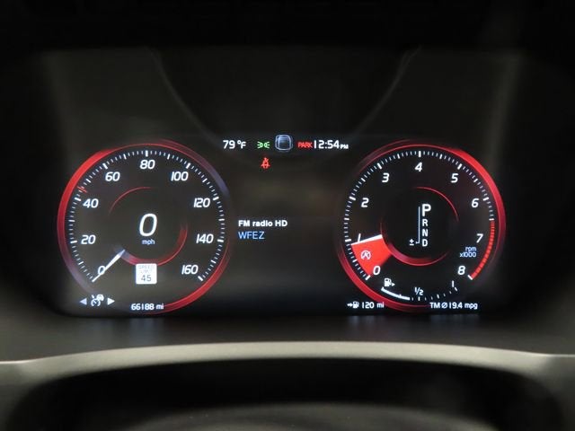 2020 Volvo XC90 Momentum