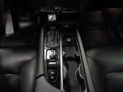 2020 Volvo XC90 Momentum