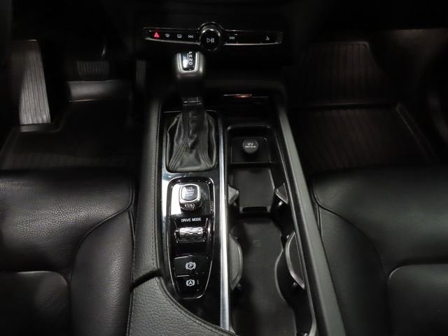 2020 Volvo XC90 Momentum
