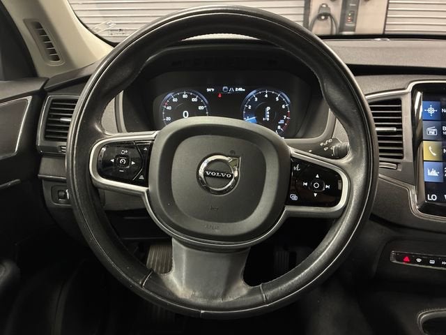 2020 Volvo XC90 Momentum