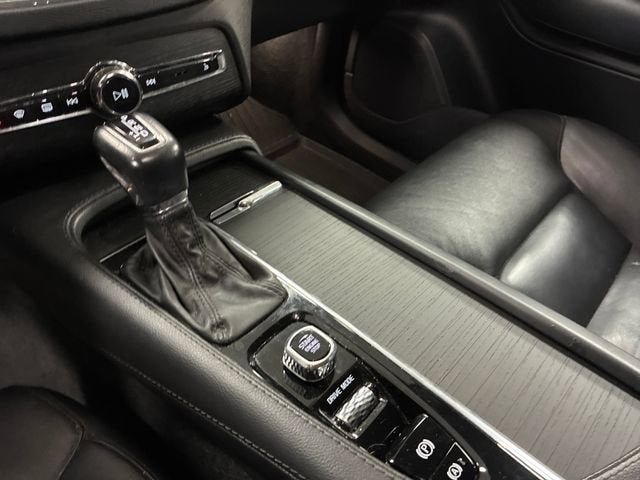 2020 Volvo XC90 Momentum