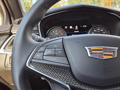 2025 Cadillac XT5 Sport