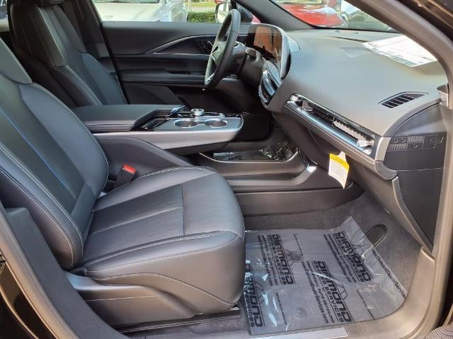 2025 Cadillac LYRIQ Luxury 1