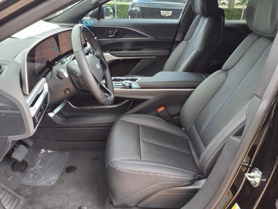 2025 Cadillac LYRIQ Luxury 2