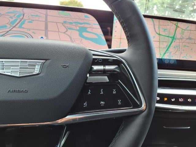 2025 Cadillac LYRIQ Luxury 2