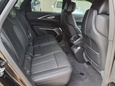 2025 Cadillac LYRIQ Luxury 2