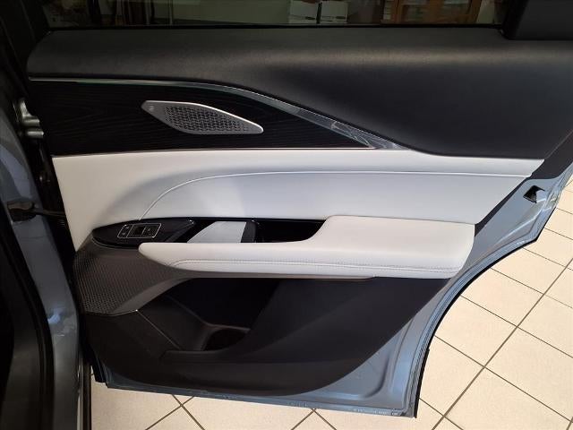 2024 Cadillac LYRIQ Sport 2