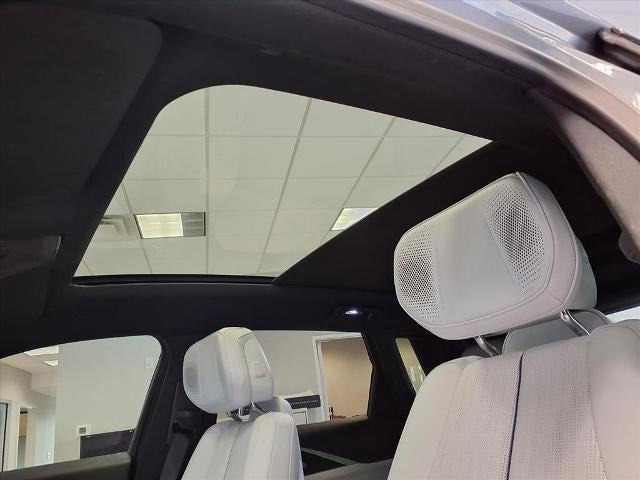 2024 Cadillac LYRIQ Sport 2