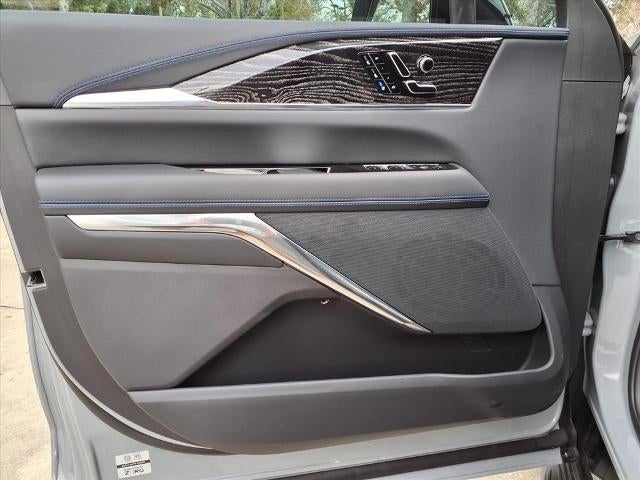 2026 Cadillac ESCALADE IQL Luxury