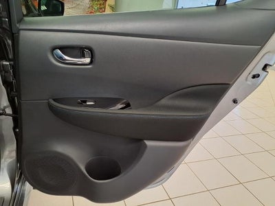 2022 Nissan LEAF SV
