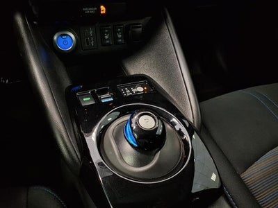 2022 Nissan LEAF SV