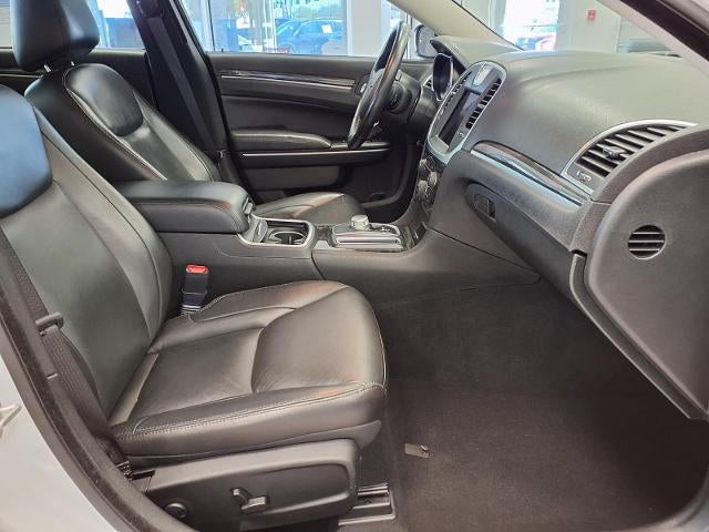 2022 Chrysler 300 Touring L