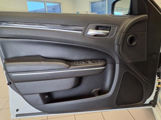 2022 Chrysler 300 Touring L