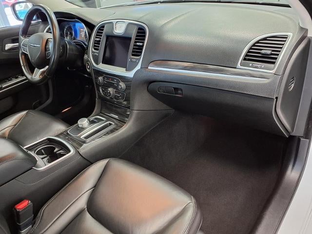 2022 Chrysler 300 Touring L