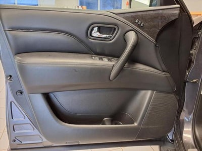 2023 INFINITI QX80 LUXE