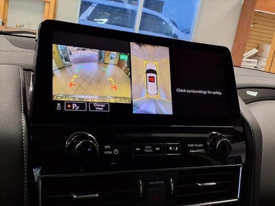 2023 INFINITI QX80 LUXE