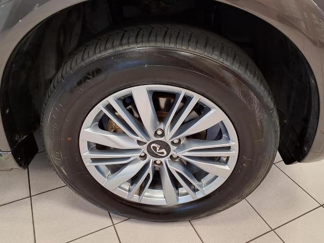 2023 INFINITI QX80 LUXE