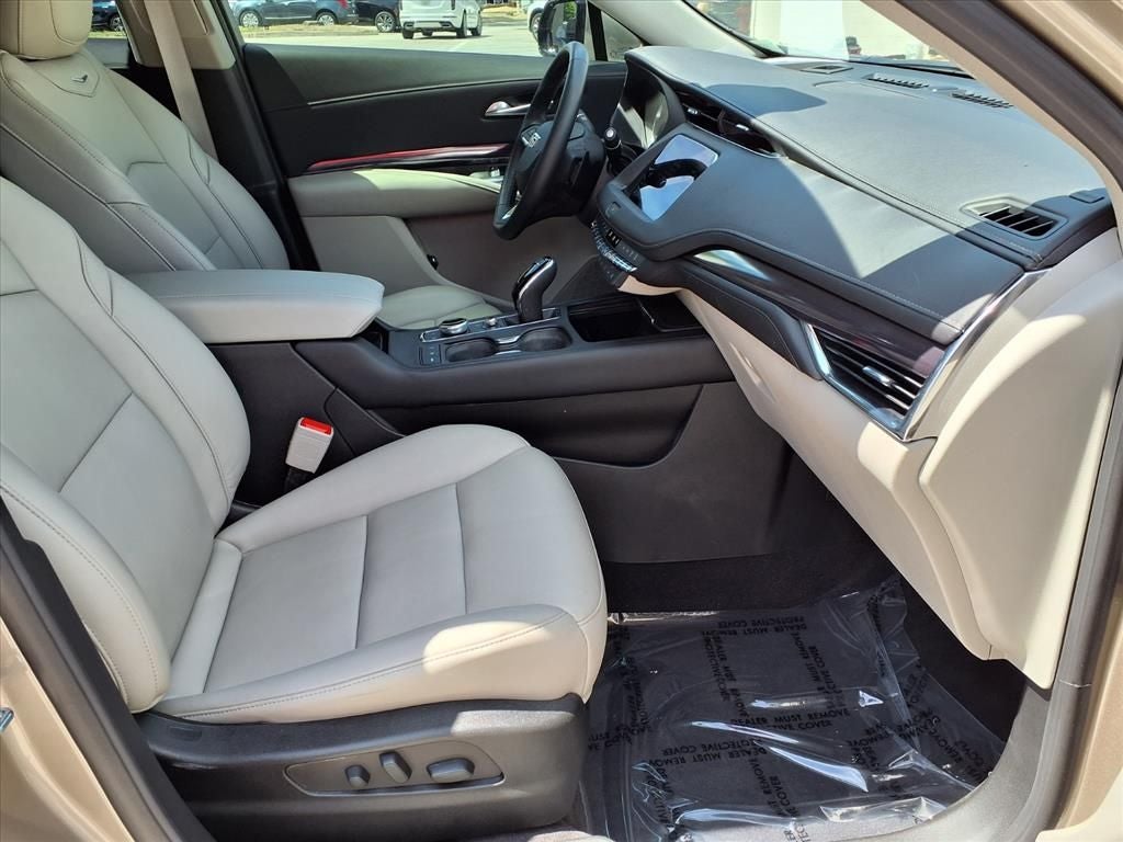 2023 Cadillac XT4 Luxury